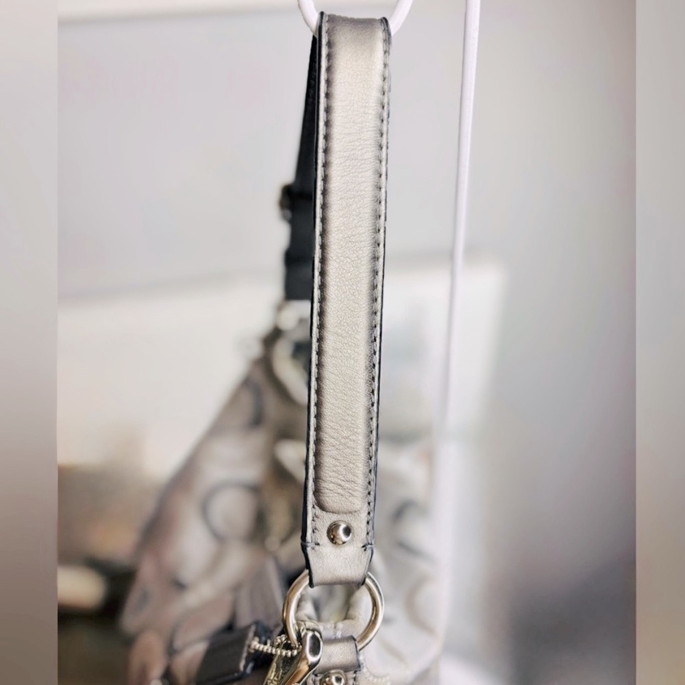 Coach Isabelle Madison silver metallic dotted Op Art Shoulder crossbody bag EUC - Picture 14 of 17